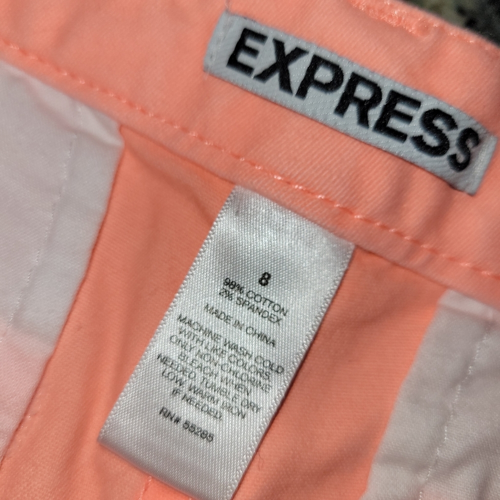 Express Shorts - Picture 2 of 5